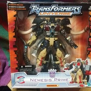 Transformers Universe Nemesis Prime Woolly Mammoth